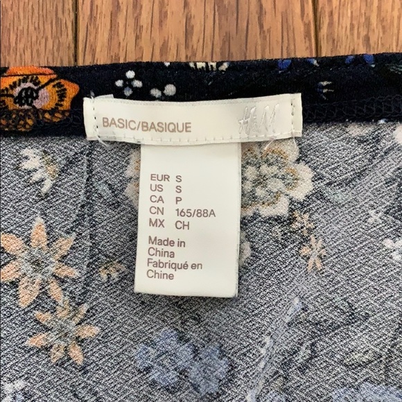 Cute floral dress perfect for spring and summer! - Picture 6 of 6